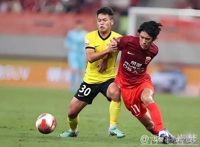 青岛西海岸与上海海港第三轮比赛3-3战平集锦 青岛西海岸与上海海港第三轮比赛3-3战平集锦